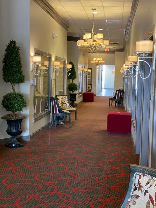 https://cdn.salonspotlight.com/photos/S9NzDXnPGMw0JiAjJQ9V/654b81eb-fcae-466c-be16-cfa37a6865f9_720x720