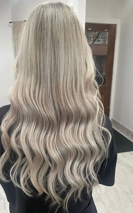 https://cdn.salonspotlight.com/photos/SAyuXwOoX7bd9zv8GBfM/0ca6b68c-2e2f-4a22-8540-5c4aac95cfd4_720x720