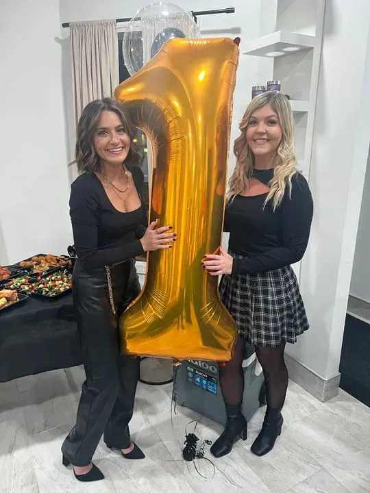 https://cdn.salonspotlight.com/photos/SAyuXwOoX7bd9zv8GBfM/b9fc2da1-7d4a-454e-9443-94b3bf7cc9dd_720x720