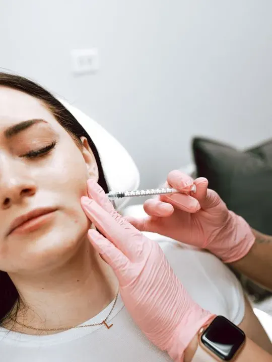 https://cdn.salonspotlight.com/photos/SESykE0PxyreEHxVlp25/32ee1872-f972-4e5a-829a-5c062f3f01ea_720x720