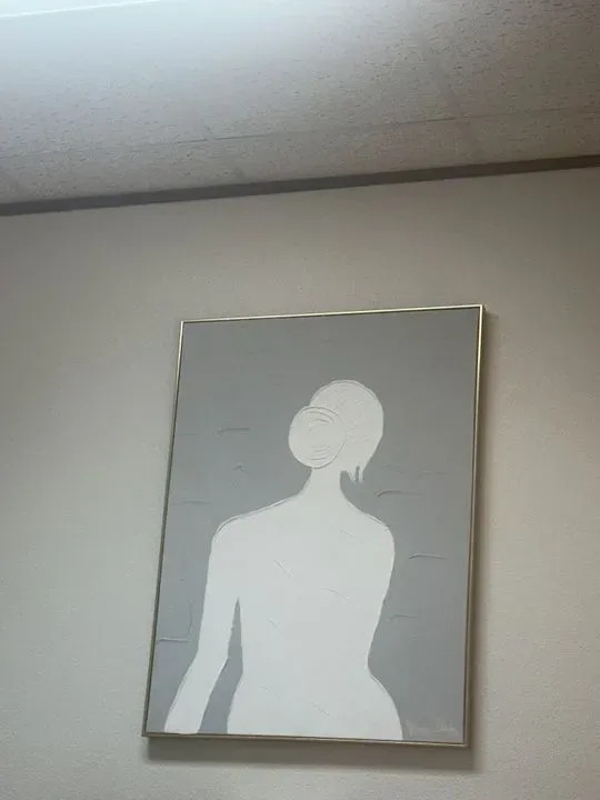 https://cdn.salonspotlight.com/photos/SESykE0PxyreEHxVlp25/b0bb31c4-1994-49f5-8c8c-3ce79f21ffb4_720x720