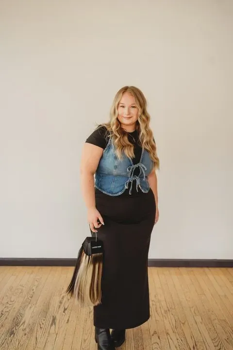 https://cdn.salonspotlight.com/photos/SLAB3cmcgzrK9m0OYx6O/61923e1a-dcf4-4228-80c9-973558e8c710_720x720