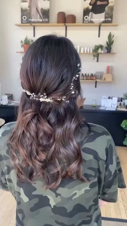 https://cdn.salonspotlight.com/photos/SLAB3cmcgzrK9m0OYx6O/85a14e8a-15c2-4690-aae8-4114e3015eb6_720x720