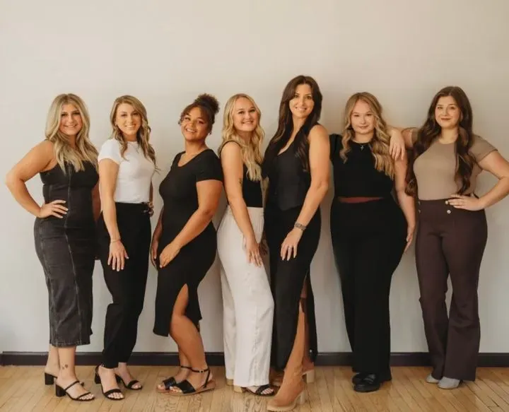 https://cdn.salonspotlight.com/photos/SLAB3cmcgzrK9m0OYx6O/e3bf14e1-9dda-4451-8013-a181b53d8374_720x720