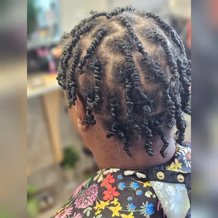https://cdn.salonspotlight.com/photos/SMzOhFnFWteeYXCkxALb/84c2cabe-b4d2-4087-88b9-9440f09231c4_720x720
