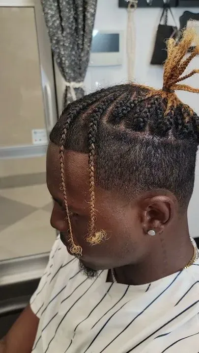 https://cdn.salonspotlight.com/photos/SMzOhFnFWteeYXCkxALb/dded11f0-3f07-49a6-b5a8-63ce9a26beca_720x720
