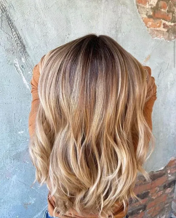https://cdn.salonspotlight.com/photos/SPDRW9U8LwtRmiWXcnzB/0d646bb3-5768-4fe9-9e3d-fea5877c44f2_720x720