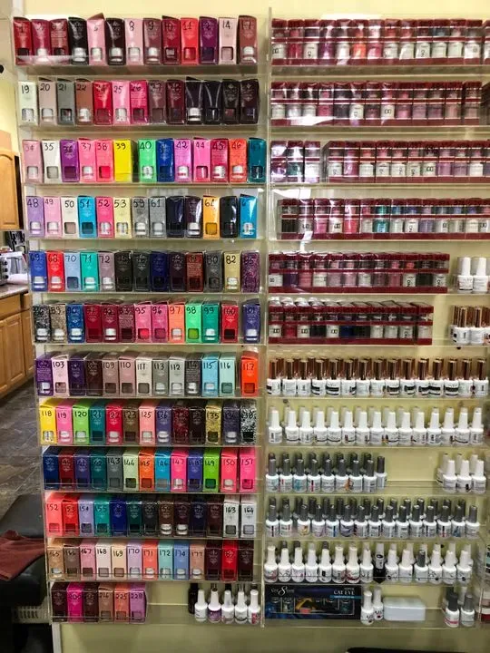 https://cdn.salonspotlight.com/photos/SPkpnEAQnyj9Xw5kClZ0/e1414a7c-41b7-47c8-89d4-fa92645b7344_720x720