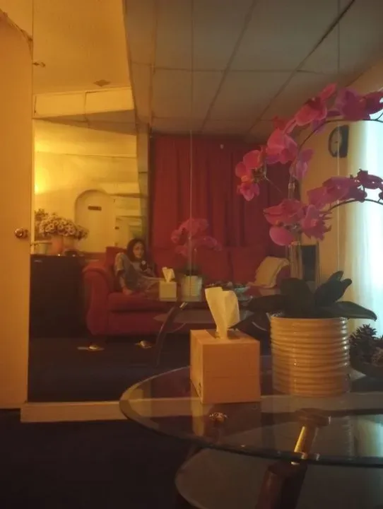 https://cdn.salonspotlight.com/photos/ST8hGSGrsH6ostq0JINd/d41ce92e-a579-4b64-8372-1591b70eb02b_720x720