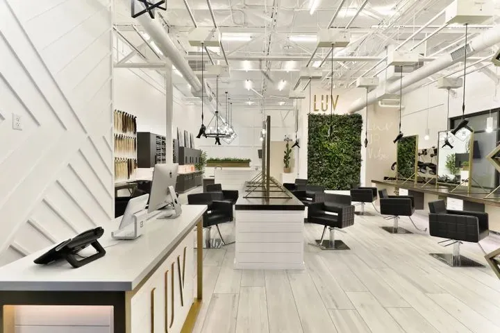 https://cdn.salonspotlight.com/photos/SXDOIJXya8nccnuH8Dzq/a1c92e64-2750-4a63-aaba-d42a288458f7_720x720