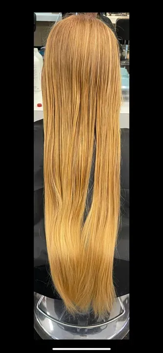 https://cdn.salonspotlight.com/photos/SdohNddBwuGByIiE3Wzc/517be7c4-098d-4c1e-9da6-7dc7e3161abf_720x720