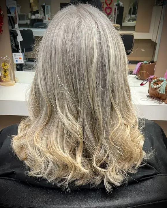 https://cdn.salonspotlight.com/photos/SdohNddBwuGByIiE3Wzc/eb8c6f7a-8e45-415e-adf8-52215f2cf73d_720x720