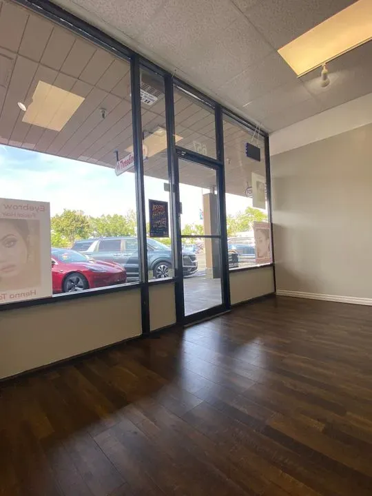https://cdn.salonspotlight.com/photos/Sfq9kFOS5mycFK03VuUy/45742a7b-e0a6-45ce-b78c-52b2eb32d0ec_720x720