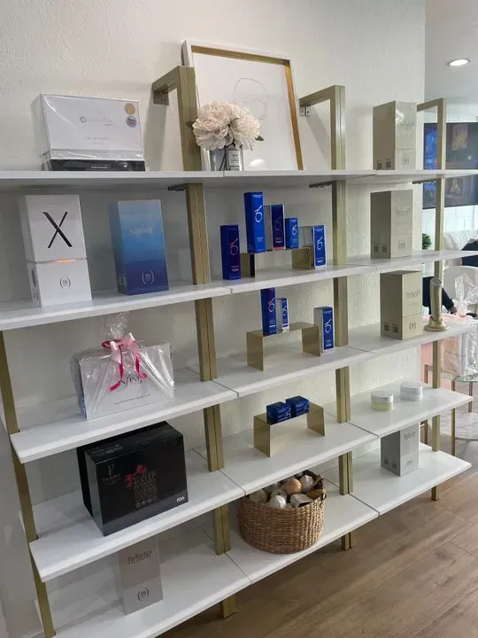 https://cdn.salonspotlight.com/photos/SgWqwuduPewA1QJLwgD4/651e825d-004b-44ec-a37f-e12de742c28d_720x720