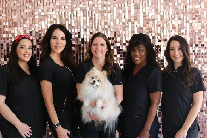 https://cdn.salonspotlight.com/photos/SgWqwuduPewA1QJLwgD4/7fd7c9f0-f3ef-4e43-b6be-ffe2100f7370_720x720