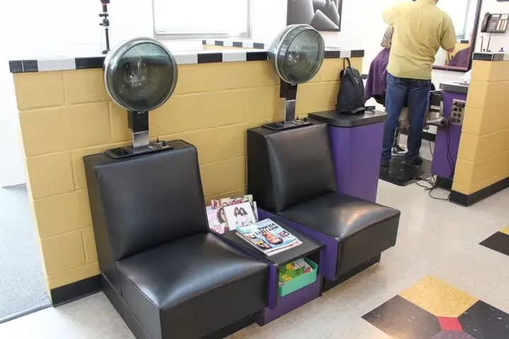 https://cdn.salonspotlight.com/photos/ShPKsT9XfPs2ly05Qbny/94c9dbbb-5bf8-47c2-809d-c42db96d0b49_720x720