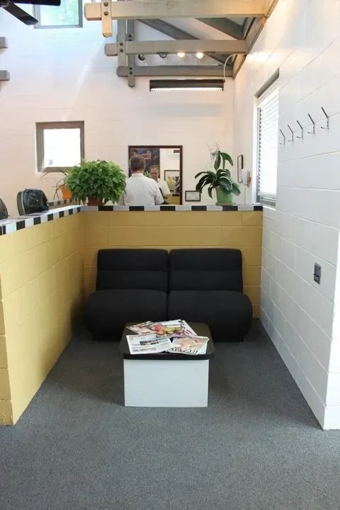 https://cdn.salonspotlight.com/photos/ShPKsT9XfPs2ly05Qbny/d2c7b682-2b78-48cf-abb4-0509c86c110d_720x720