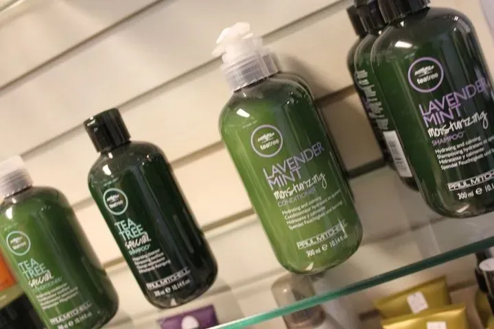 https://cdn.salonspotlight.com/photos/ShPKsT9XfPs2ly05Qbny/e2d2ebaa-311e-4dfb-b84c-29c1c253c7f9_720x720