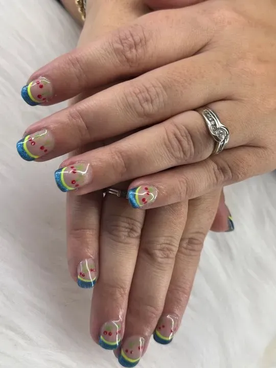 https://cdn.salonspotlight.com/photos/ShcwTr17Wwd7HddOfwnt/35880483-77fd-4520-b3a5-e85fa0936bc2_720x720
