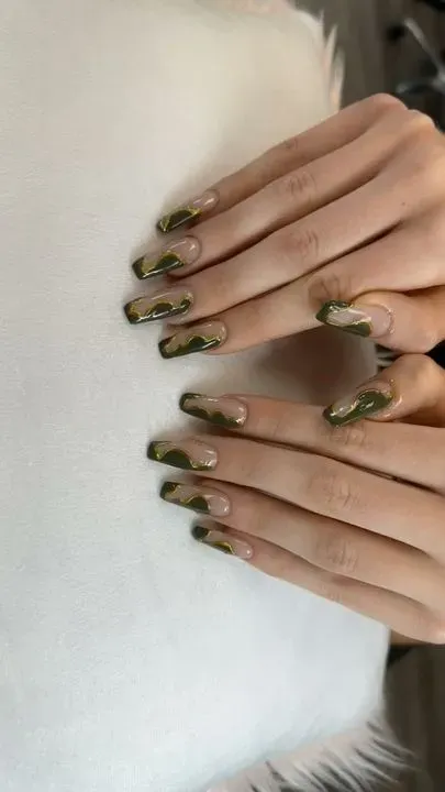 https://cdn.salonspotlight.com/photos/ShcwTr17Wwd7HddOfwnt/f299392e-9b71-47f1-91e1-98360bc37437_720x720