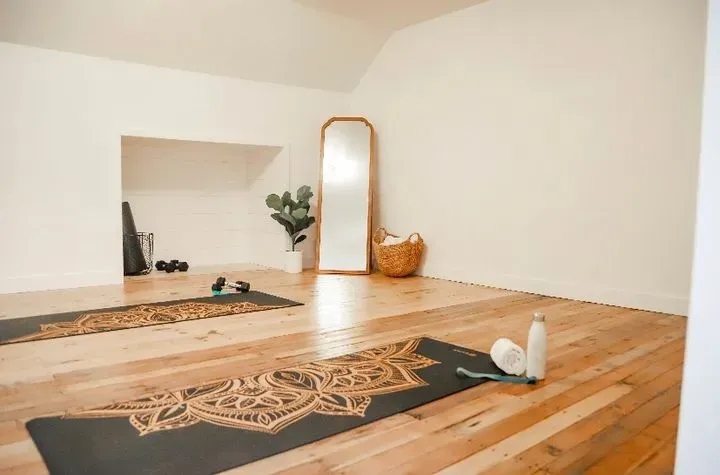 https://cdn.salonspotlight.com/photos/SifLkyY5xvHVieucWQsM/55c53d41-7777-4a6e-8ea5-1d3c0a0e5a5a_720x720