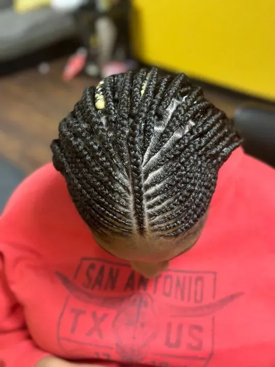 https://cdn.salonspotlight.com/photos/SiuGeihMjF8a1nCtsGHr/80a11ed2-c59b-4780-aa58-3cb14031e13e_720x720
