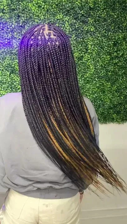 https://cdn.salonspotlight.com/photos/SiuGeihMjF8a1nCtsGHr/9a6e4d5d-b930-49f9-9c6a-f9934e870ac4_720x720