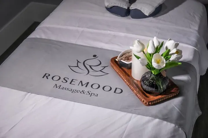 https://cdn.salonspotlight.com/photos/SloEynHrkbgFnmlyYFdq/5e98f35a-2536-4fc5-ab62-2fb8799eeb3a_720x720