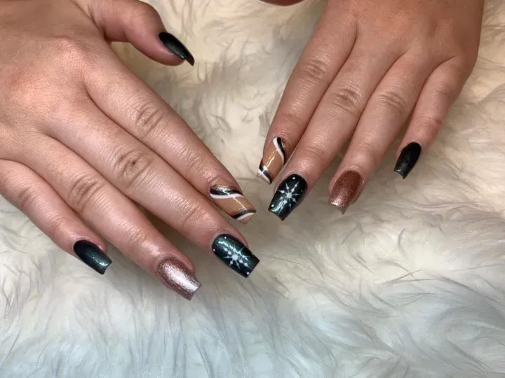 https://cdn.salonspotlight.com/photos/Smf8hvAzTJYO7Ujt1gfE/3405b18b-9207-4ac5-a6a8-a66ca20626a6_720x720