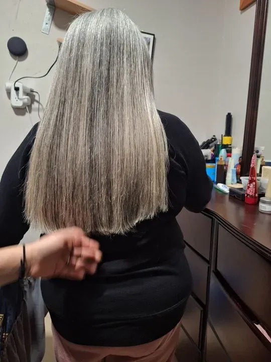 https://cdn.salonspotlight.com/photos/Smf8hvAzTJYO7Ujt1gfE/a6cb80b4-27d4-4eed-94b1-fc49cc9a44f5_720x720