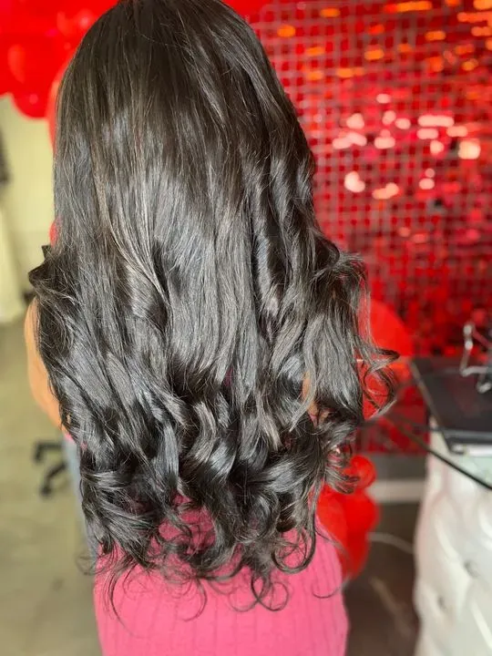 https://cdn.salonspotlight.com/photos/SnMcSWD0VHlDIjmrvunU/7af0c81a-1852-4ee4-9d59-e5d3e3875b6d_720x720