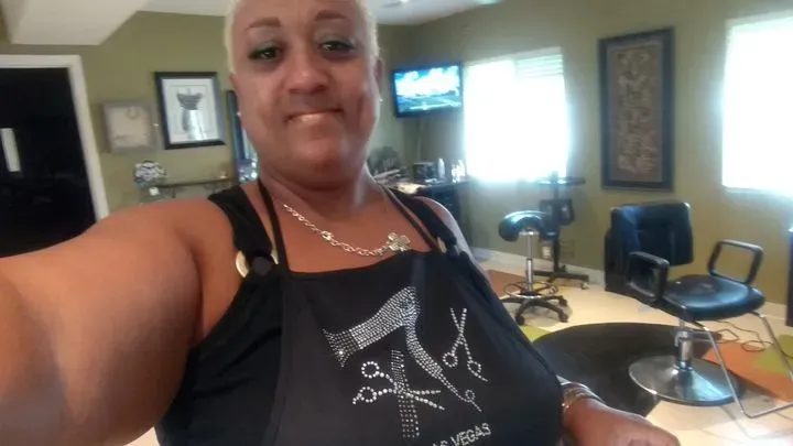 https://cdn.salonspotlight.com/photos/SoeScoeRW8StDC5ffzC1/a3362028-b0e4-4bfa-bab8-9bb5c974d1c4_720x720