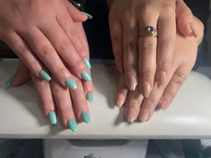 https://cdn.salonspotlight.com/photos/SqMpirKd0AiAtDu2y7F8/c84e0d5e-2c41-4807-be14-e13436c05fcf_720x720