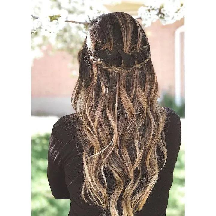 https://cdn.salonspotlight.com/photos/SubdMsAv7xGLnGhXCtRa/887e4e04-2b18-40ce-9581-46976b47fcd3_720x720