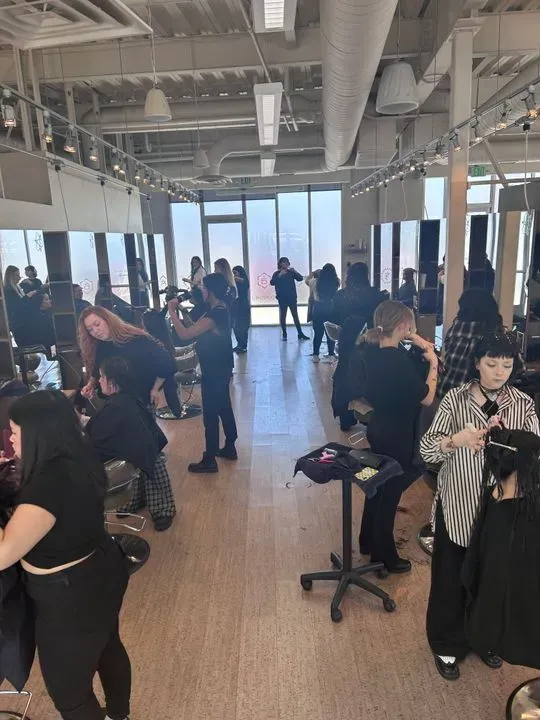 https://cdn.salonspotlight.com/photos/SubdMsAv7xGLnGhXCtRa/d414b529-d20e-4189-a0f8-9181f42e9225_720x720
