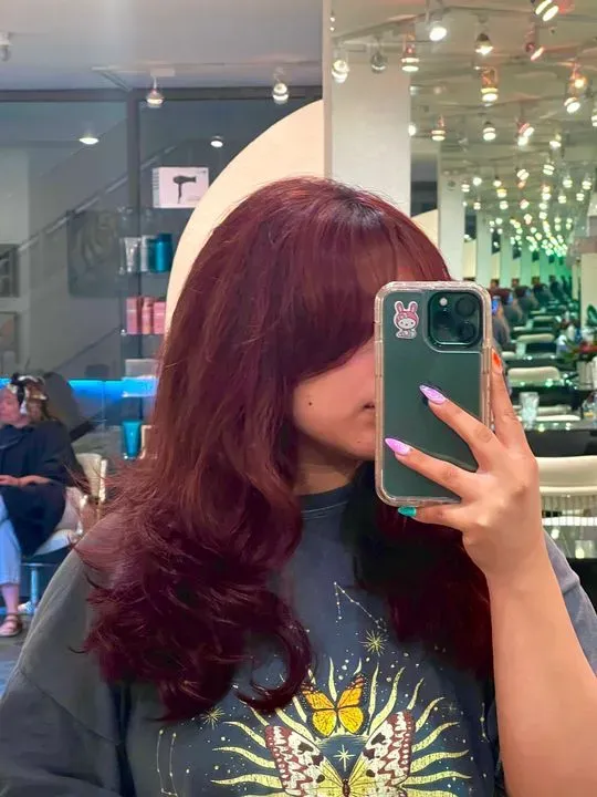 https://cdn.salonspotlight.com/photos/SyKSWQAA1kBwmmm18MHk/f4d42c61-ca25-43ea-a620-71d7b70e0e4c_720x720