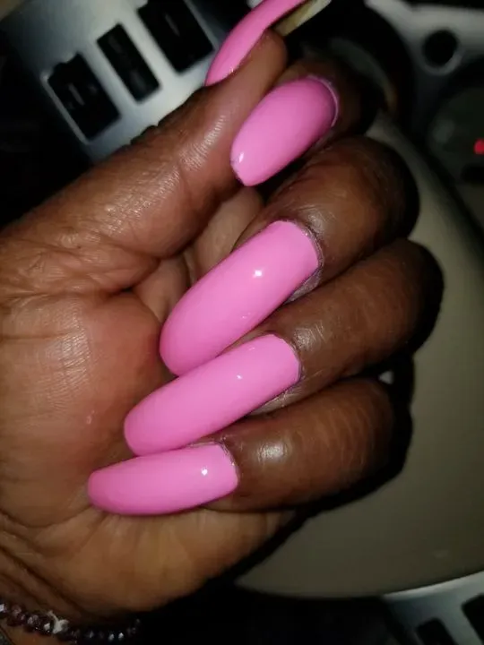 https://cdn.salonspotlight.com/photos/Sz1itzNZ27yy4gPhfThz/5be74cdc-fdbe-4228-9974-4b23855a4f49_720x720