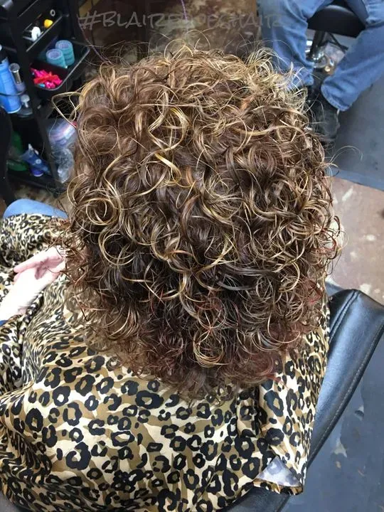 https://cdn.salonspotlight.com/photos/SzX4GdsgZ2VHyHMNjfAk/0434cb5f-fd57-4c62-b65b-bdb2e13863ec_720x720