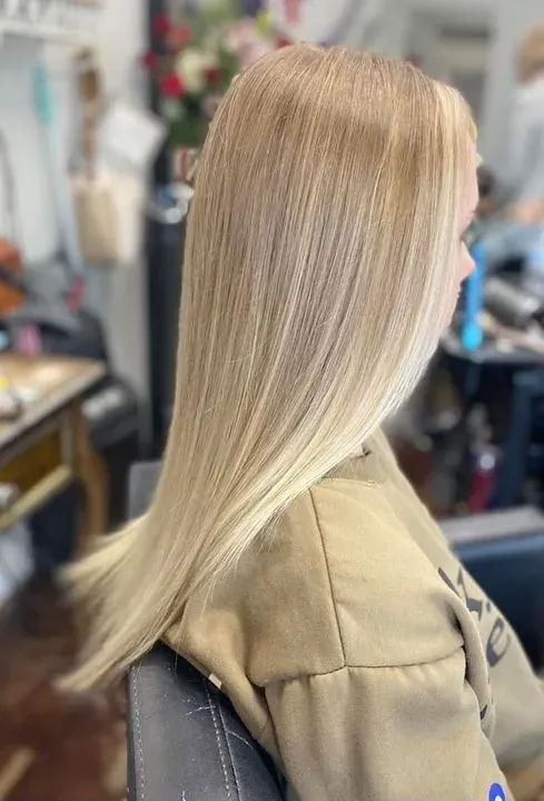 https://cdn.salonspotlight.com/photos/SzX4GdsgZ2VHyHMNjfAk/eee37143-f355-4064-ab1e-01bdd062151d_720x720