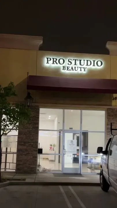 https://cdn.salonspotlight.com/photos/T1iWBPlrh467IYQQL1tw/9c277e1b-3fce-4754-b61a-76d0dfed91f0_720x720