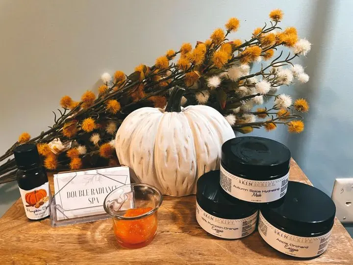 https://cdn.salonspotlight.com/photos/T3XYmUH5jlq6fErVsgfV/49a20ddf-3b5d-46e8-90a9-8844ad69048e_720x720