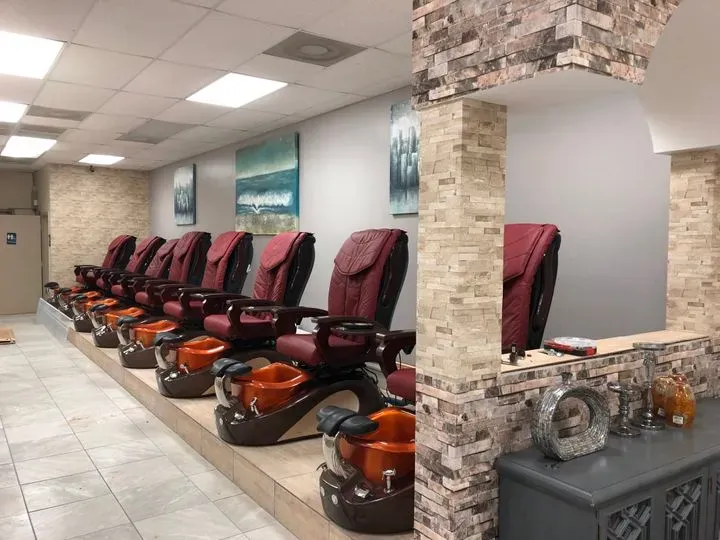 https://cdn.salonspotlight.com/photos/T4bUOOwyC4g5O5Z01vfh/2bda5a4d-3f91-4911-8581-395fe91ecb73_720x720