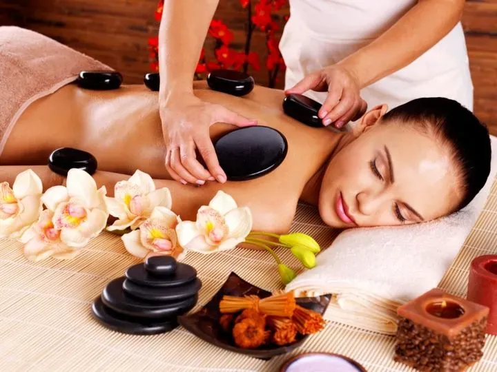 https://cdn.salonspotlight.com/photos/T5wxabbZj1RizY4p2eWZ/7c37a63f-a7c6-4cac-8ed2-216f112b0e24_720x720