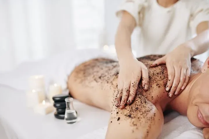 https://cdn.salonspotlight.com/photos/T5wxabbZj1RizY4p2eWZ/bfe199a2-d227-4f72-840f-f82139ab1b0d_720x720