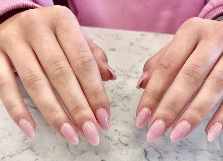 https://cdn.salonspotlight.com/photos/T6nI7fcNxepbpQsGrQfP/9eb7dc18-e7a7-42e0-8701-043b4c3c2fae_720x720