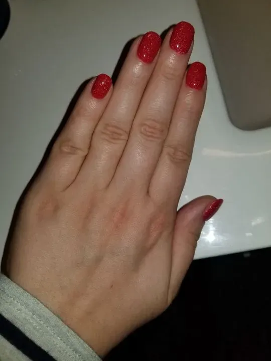 https://cdn.salonspotlight.com/photos/T7w7ZpAmE1D1KTSfyhqT/b700d5d6-182d-45b7-a2ca-efb59b6ec647_720x720