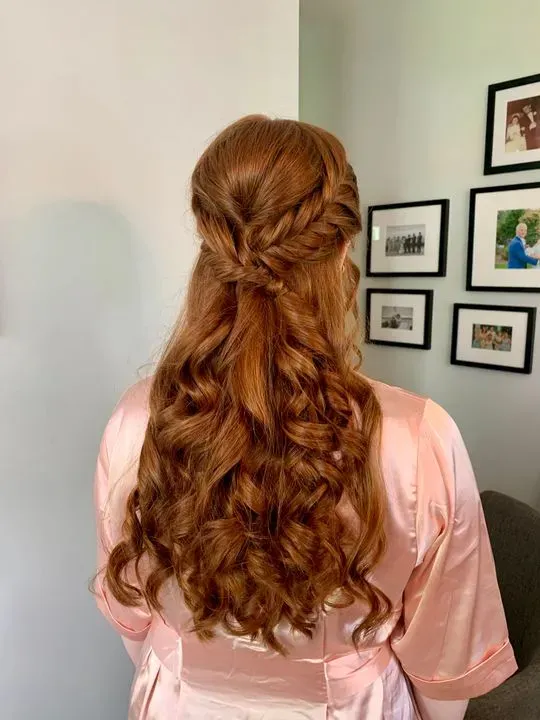 https://cdn.salonspotlight.com/photos/TD8HvcXZ4tkMXVuWV6Ti/c31ec4e2-7b5b-472d-9e79-277831bd8a4e_720x720