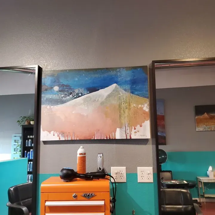https://cdn.salonspotlight.com/photos/TDCUamOdNnjQKogMKIUw/e2674288-b642-4514-a56f-ffc34864265b_720x720