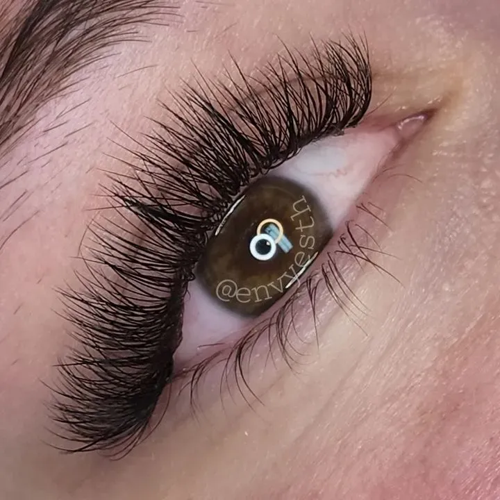 https://cdn.salonspotlight.com/photos/TFIH2c663goOk94Mkmk3/016c7d44-4178-472f-aef2-a484dc3cd310_720x720