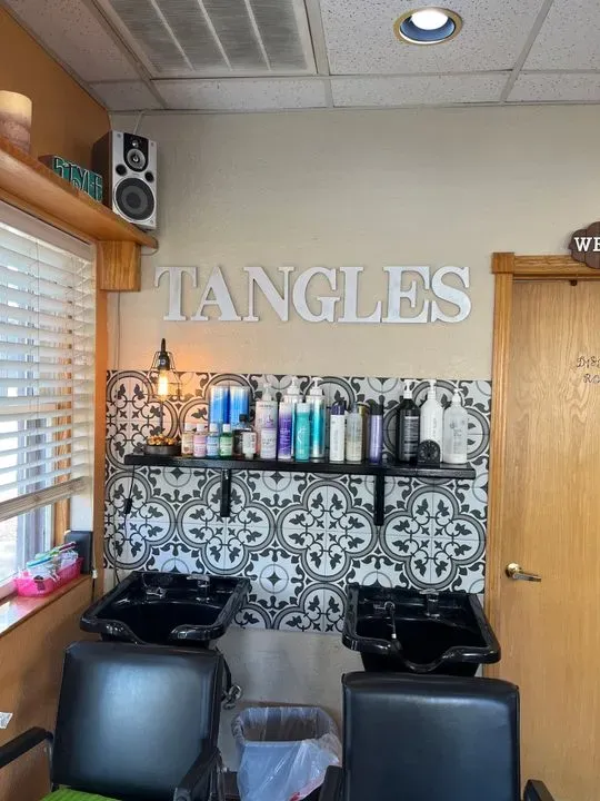https://cdn.salonspotlight.com/photos/THkZMD1iowZV6zZIzjZr/78bc061f-a1cb-4967-9e5e-aa52d410f071_720x720